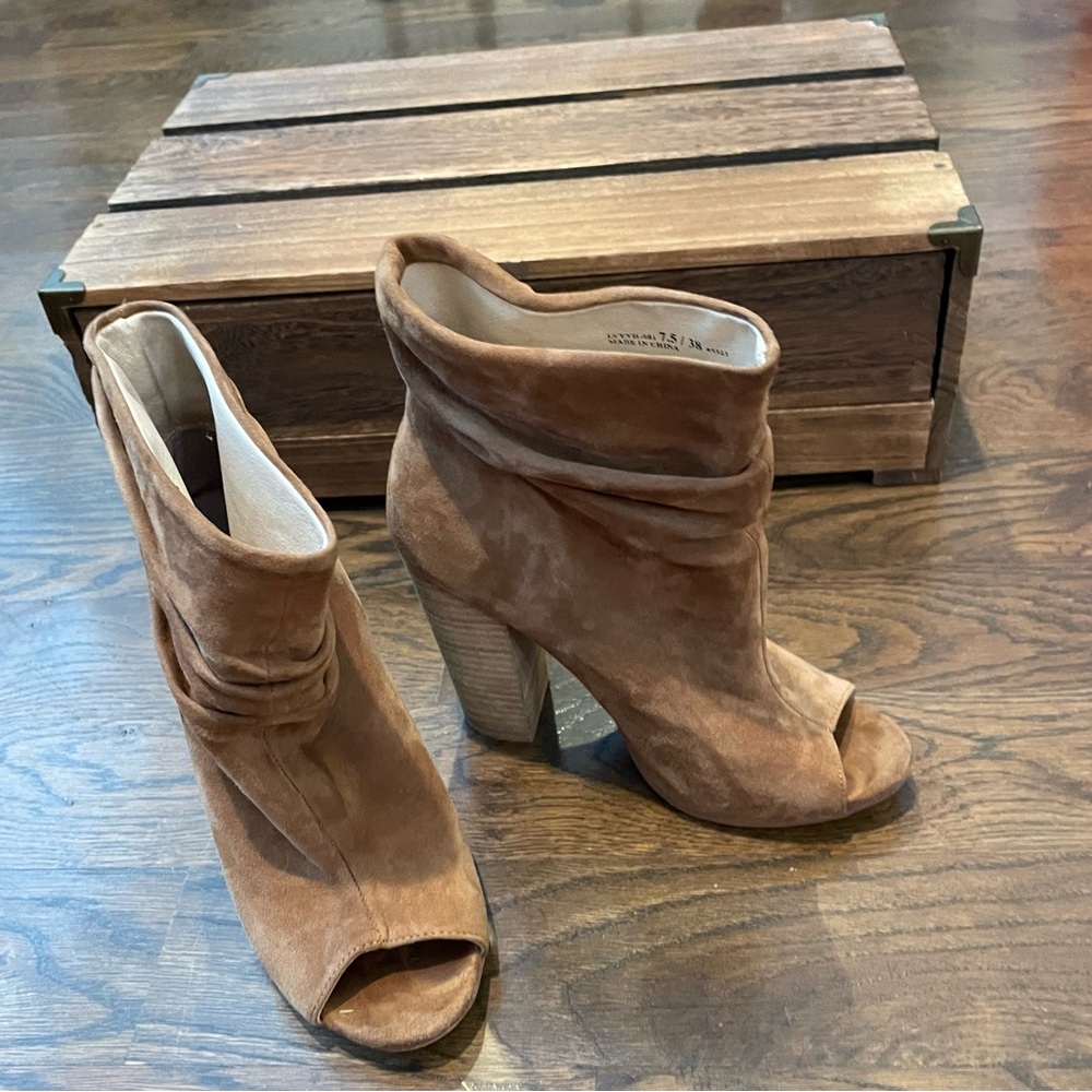 Chinese Laundry Tan Suede Women’s Open Toe Ankle Boots Size 7.5